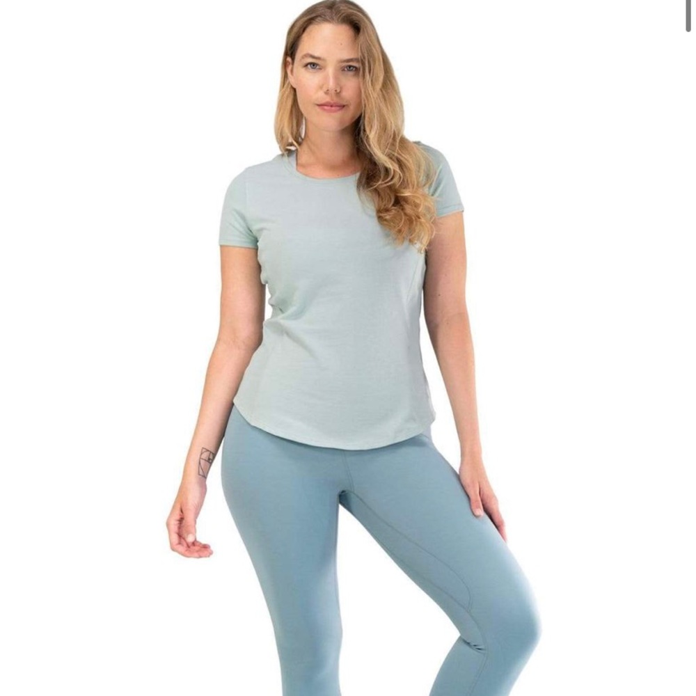 Balance Athletica The Serene Tee Salt Water Size M